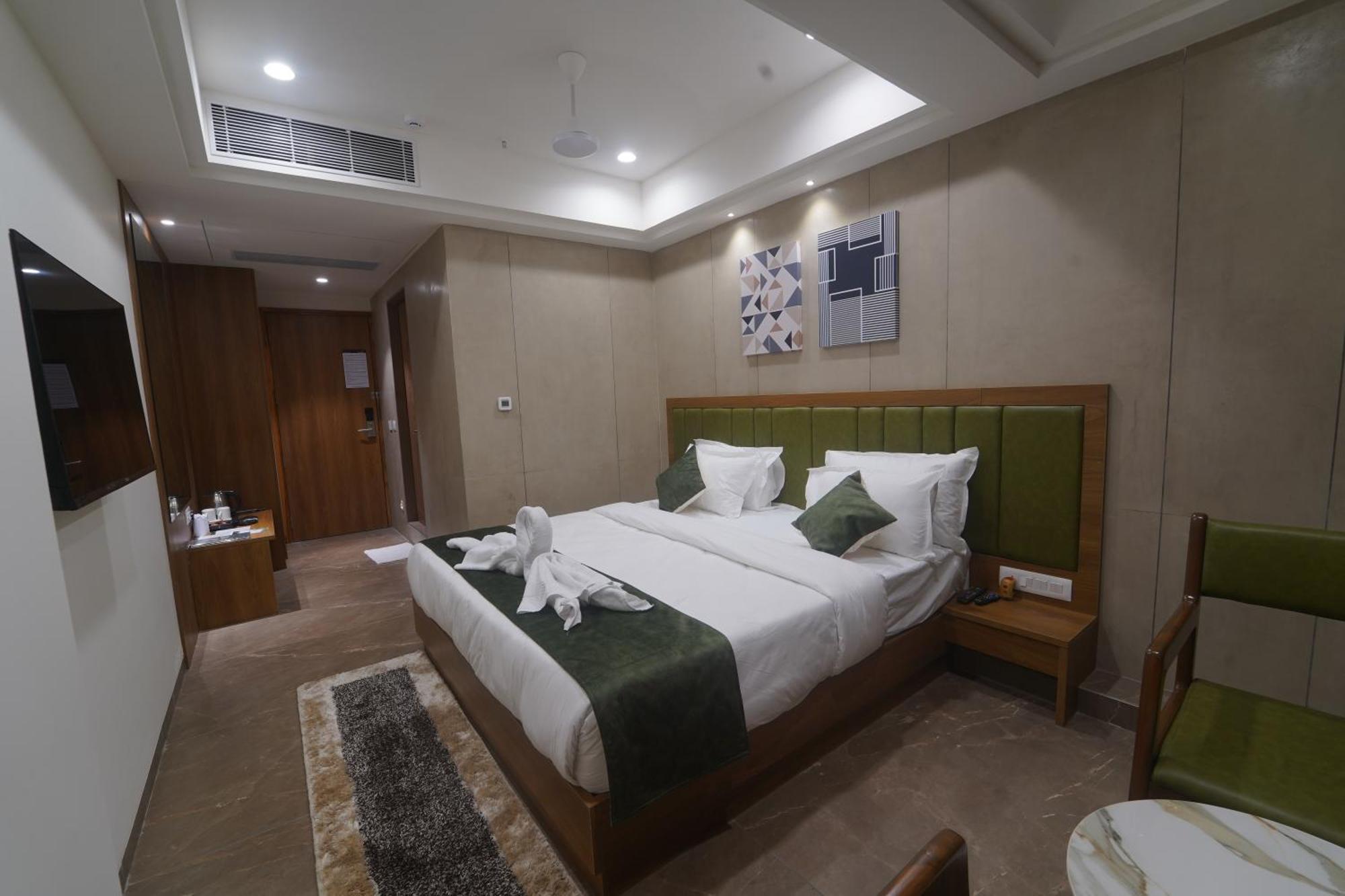 Hotel Stature Inn Kevadia エクステリア 写真